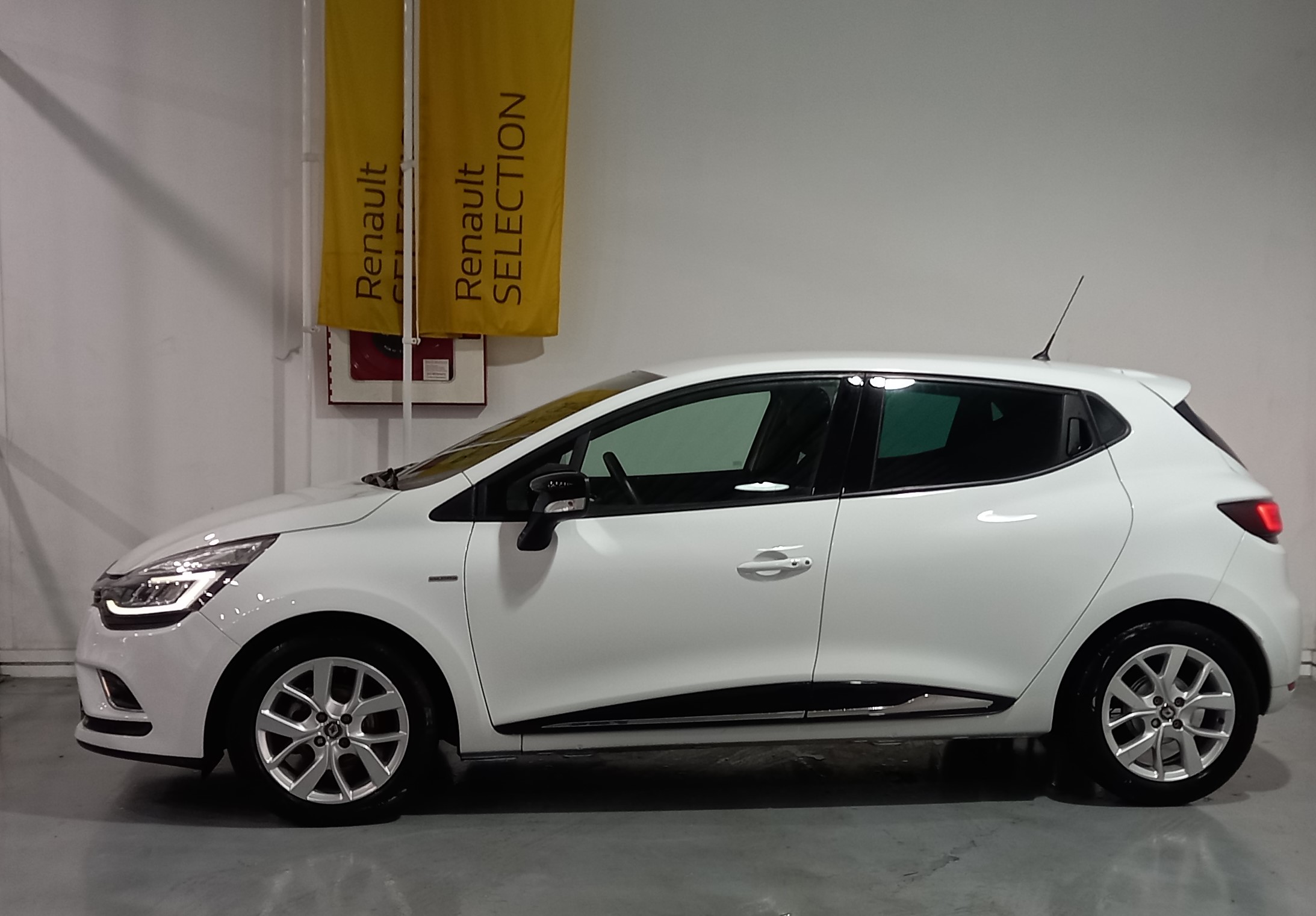 Renault Clio LIMITED TCe 90cv foto 4