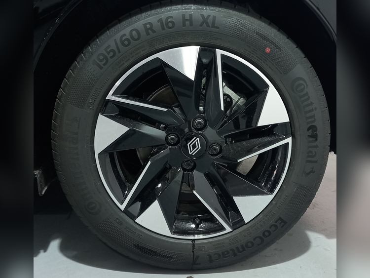 RENAULT CLIO VI TECHNO Full HYBRID 160cv foto 8